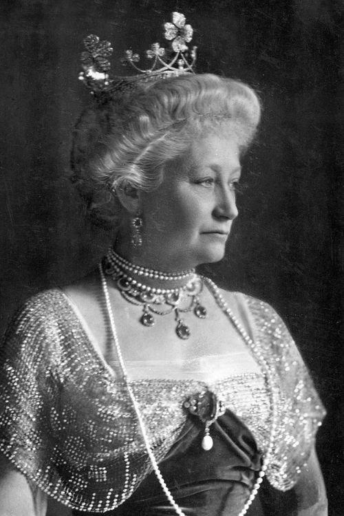 Augusta Victoria of Schleswig-Holstein fotoğrafı