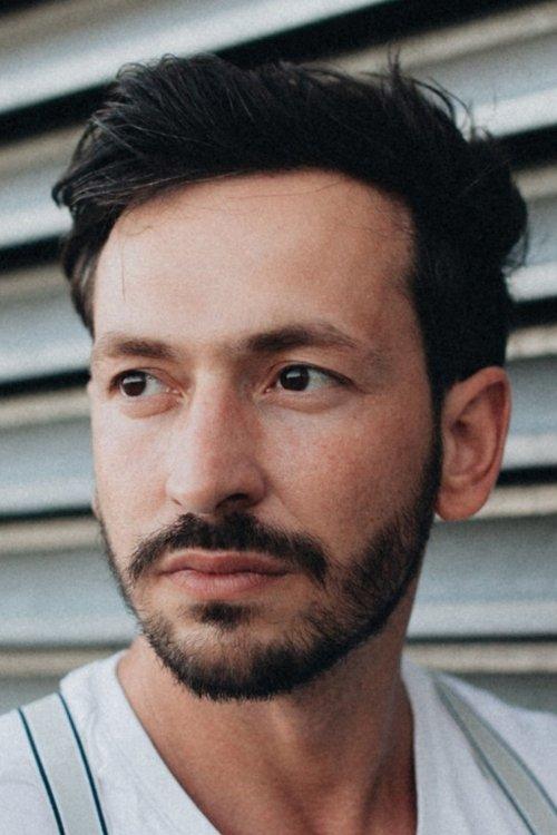 Arnel Taci fotoğrafı