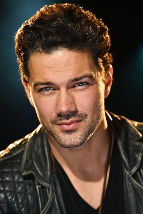 Ryan Paevey fotoğrafı
