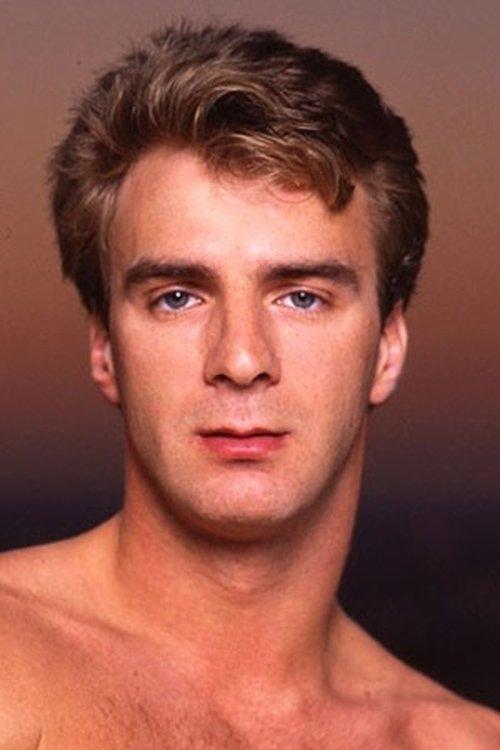 Cole Carpenter fotoğrafı