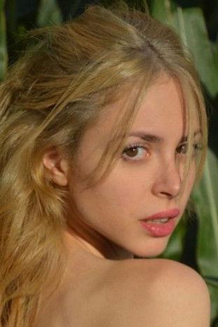 Ava Azadeh fotoğrafı