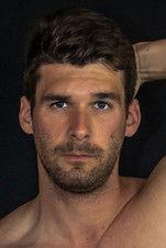 Dustin Holloway fotoğrafı