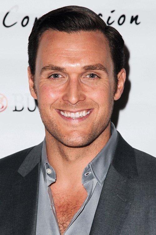 Owain Yeoman fotoğrafı