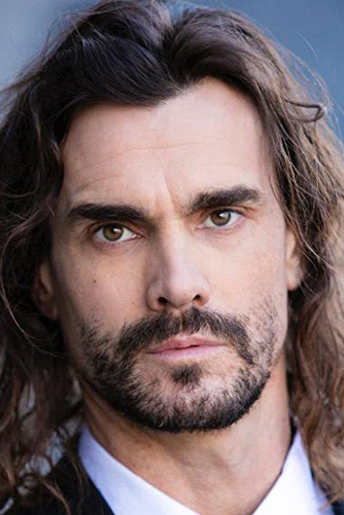 Eric Michael Cole fotoğrafı