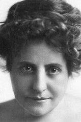 Alice Davenport fotoğrafı