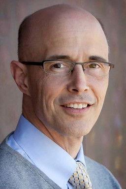 Jim B. Tucker fotoğrafı