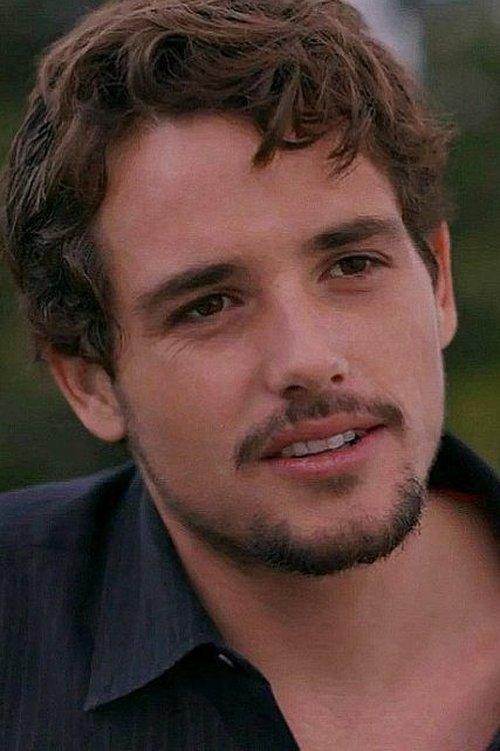 Tyler Nixon fotoğrafı