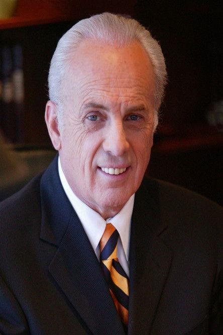 John MacArthur fotoğrafı