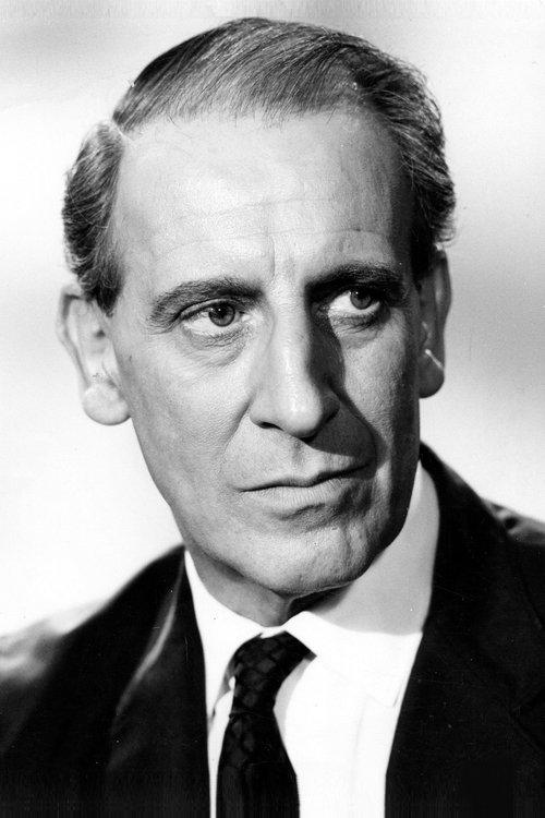 Max Adrian fotoğrafı