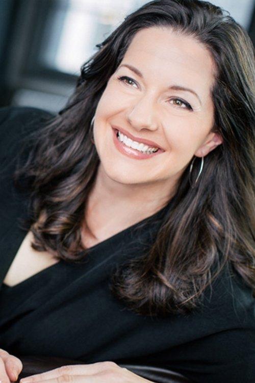 Alison Matthews fotoğrafı