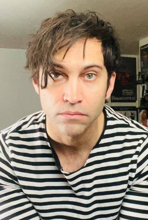 Mike Cuenca fotoğrafı