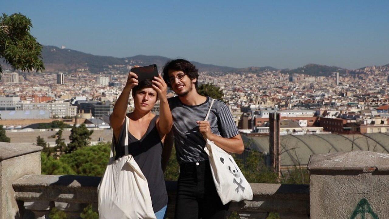 La maldita primavera backdrop