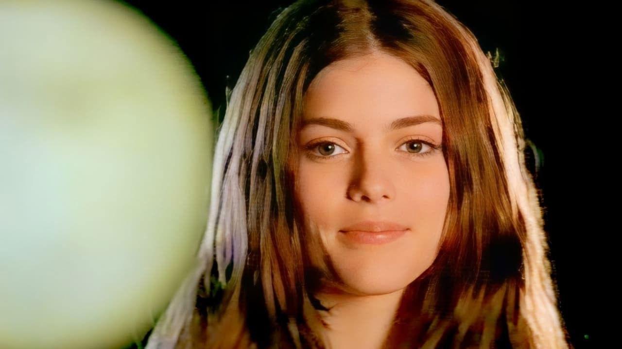 Luna Caliente backdrop