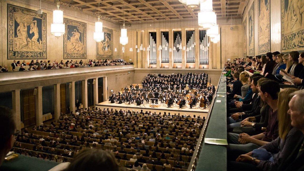 Mozart: Requiem in D minor, KV626 backdrop