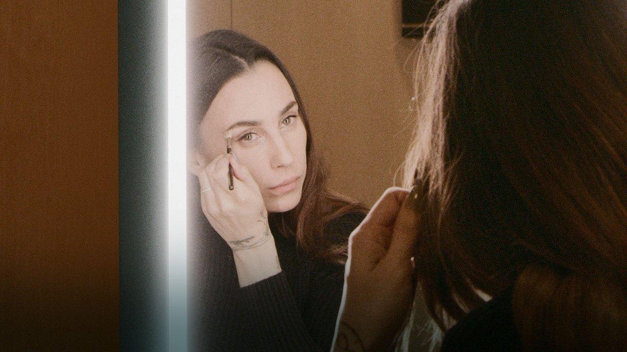 Medina: Hele min historie backdrop