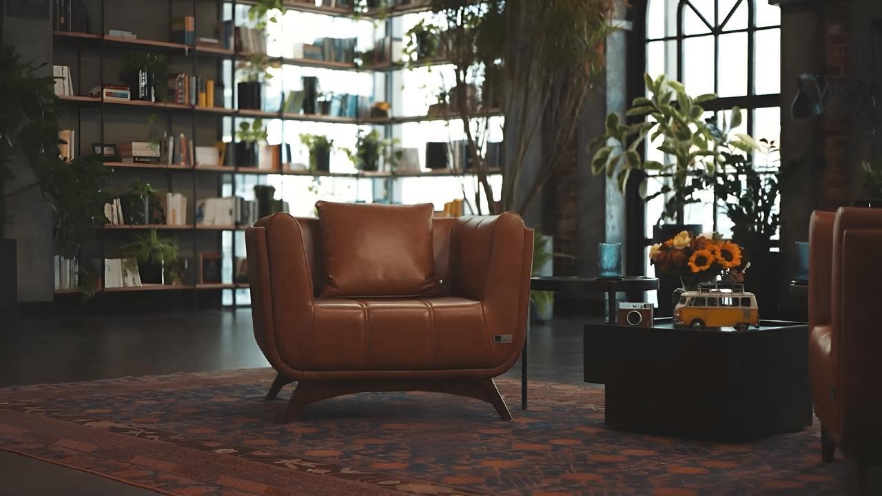 Aknoon... (Now...) backdrop