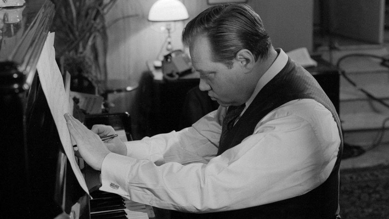 Meze Waltera Hortona backdrop