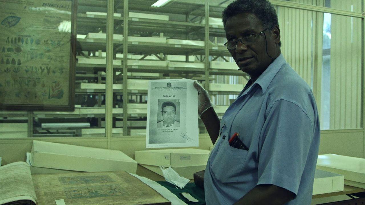 Cartas Para um Ladrão de Livros backdrop