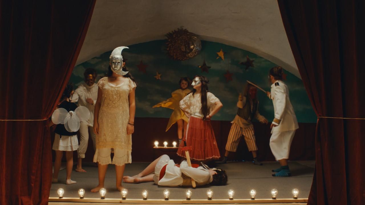 Romance de la Luna, Luna backdrop