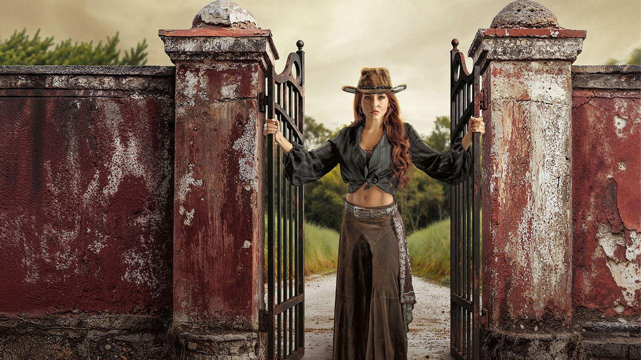 Doménica Montero backdrop