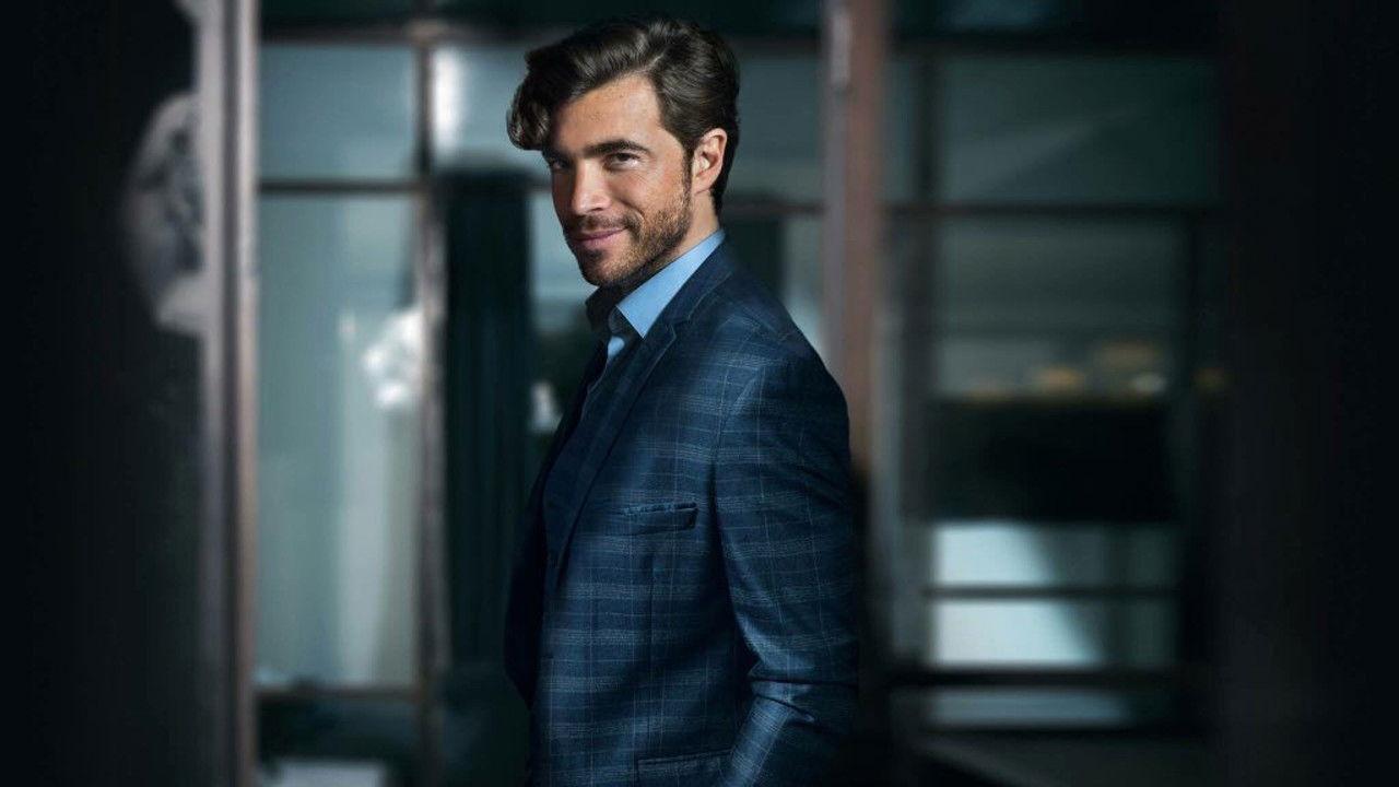 Bachelor, le gentleman célibataire backdrop