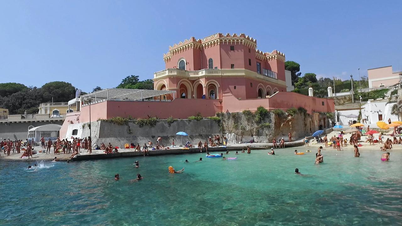 Hell in Paradise backdrop