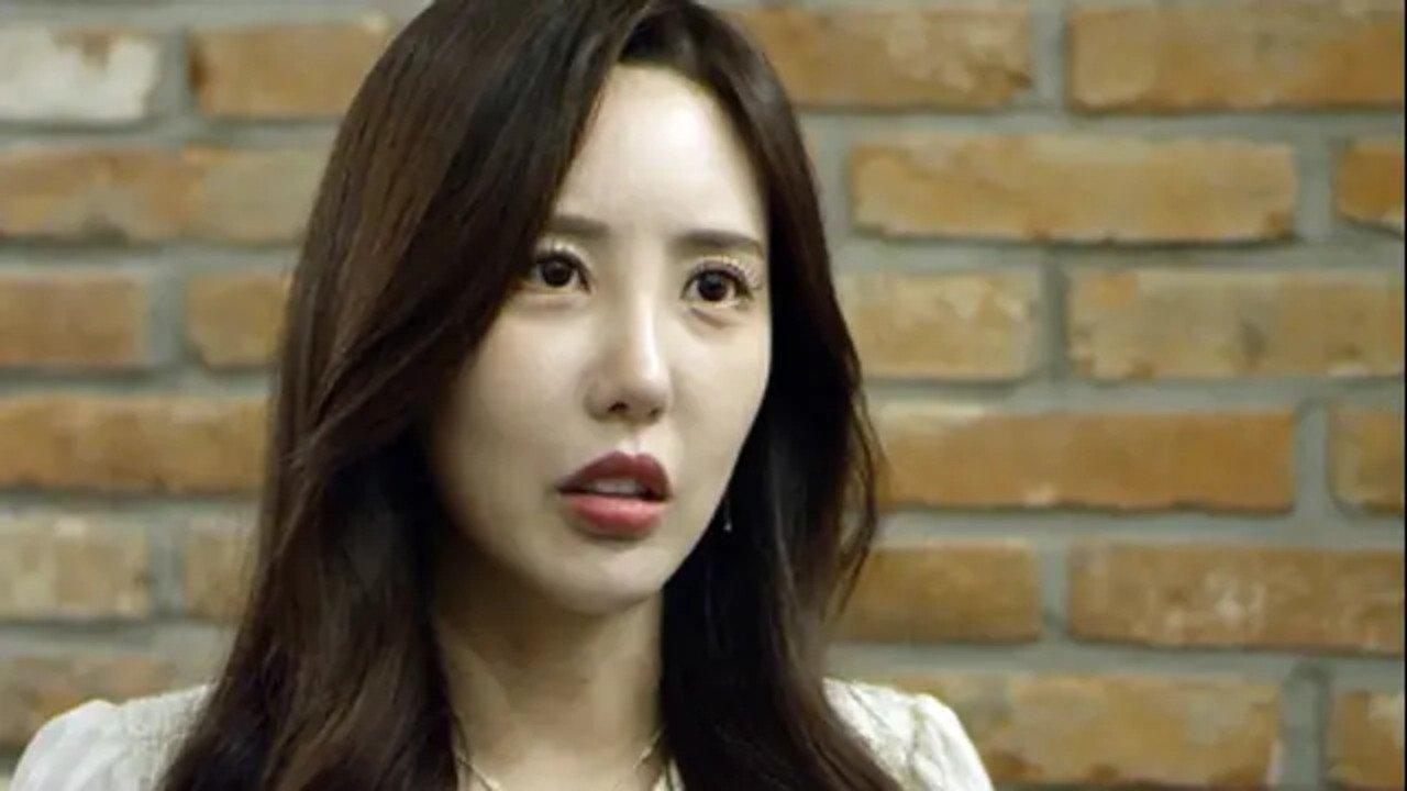 Eivom Theater on Garosu Street backdrop