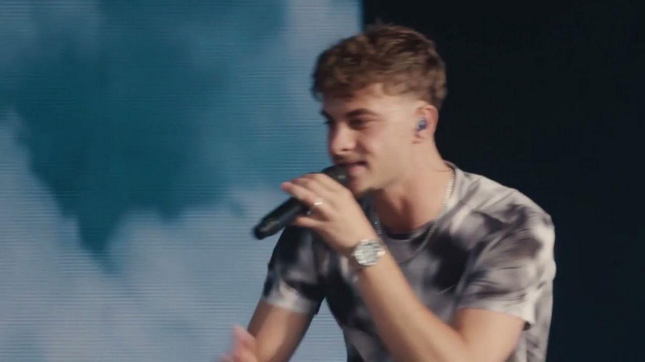 Bekar en concert aux Vieilles Charrues 2025 backdrop