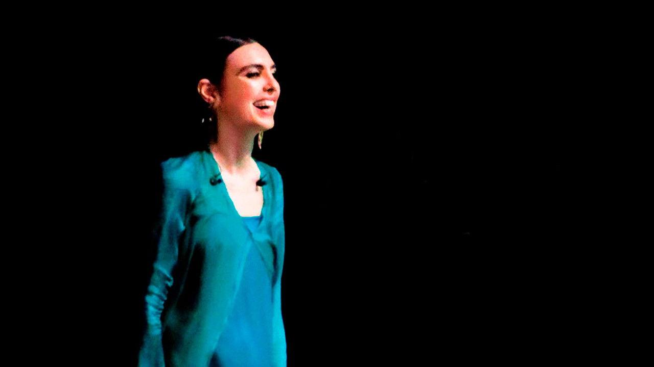 Adriana Calcanhotto: Olhos de Onda backdrop