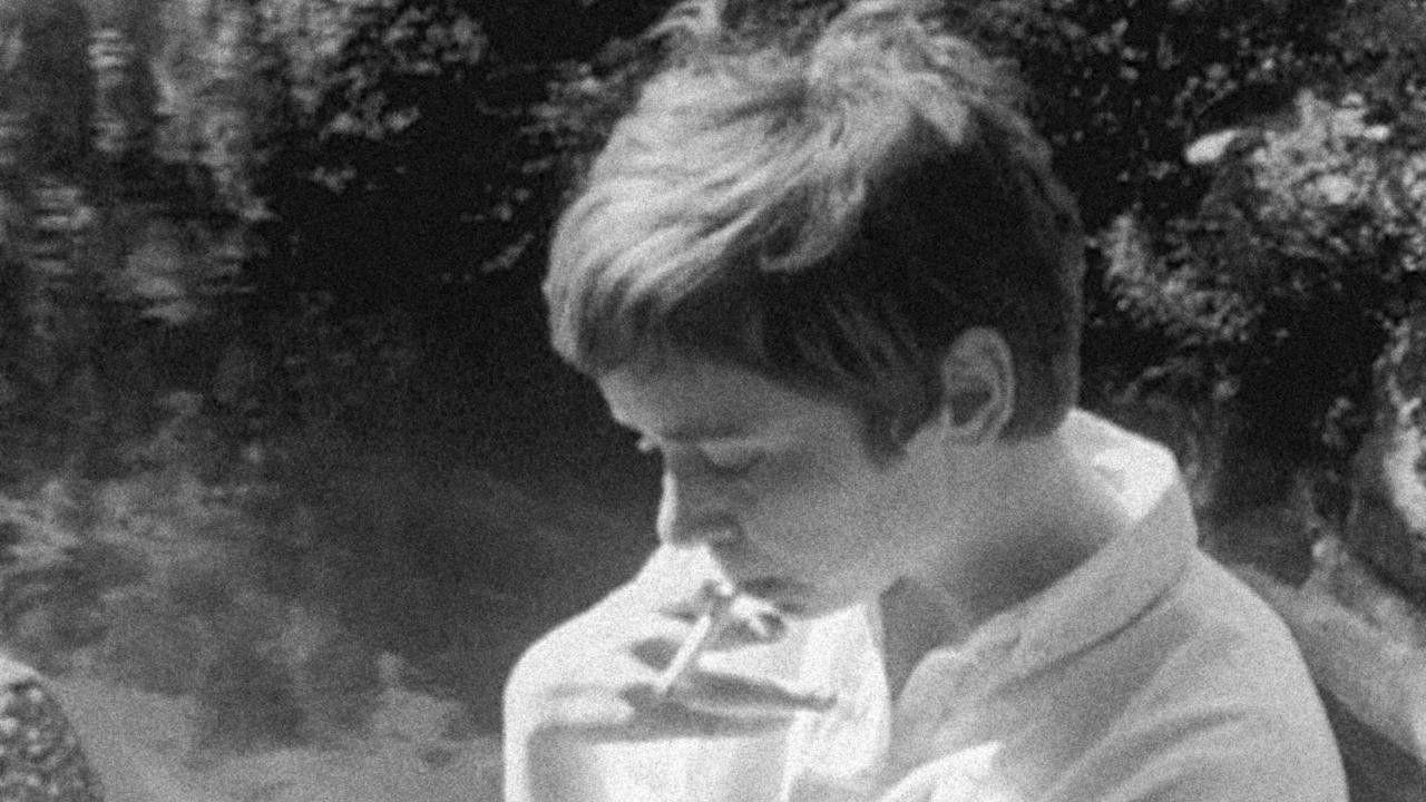 Nadja in Paris backdrop