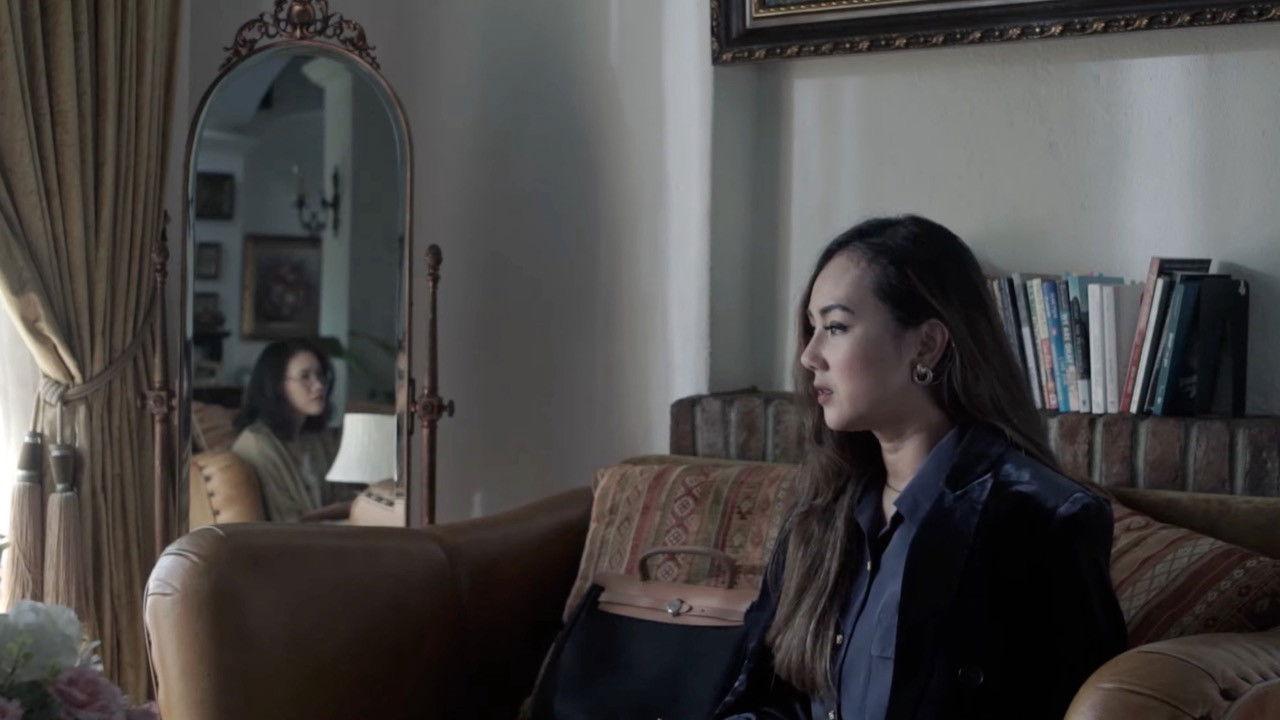 In Retrospect backdrop