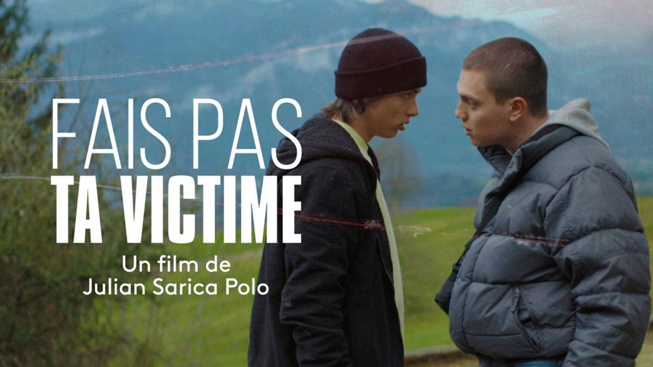 Fais pas ta victime backdrop