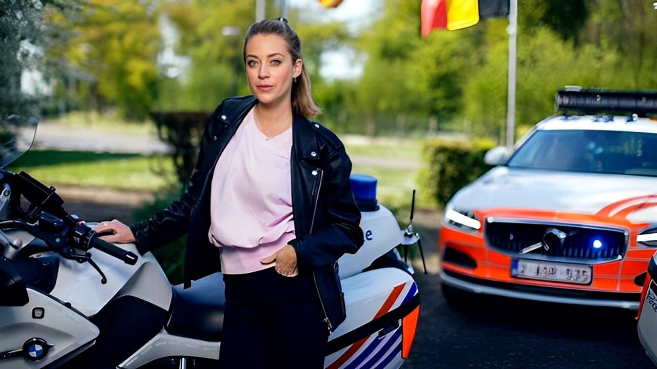 En route avec la police locale backdrop