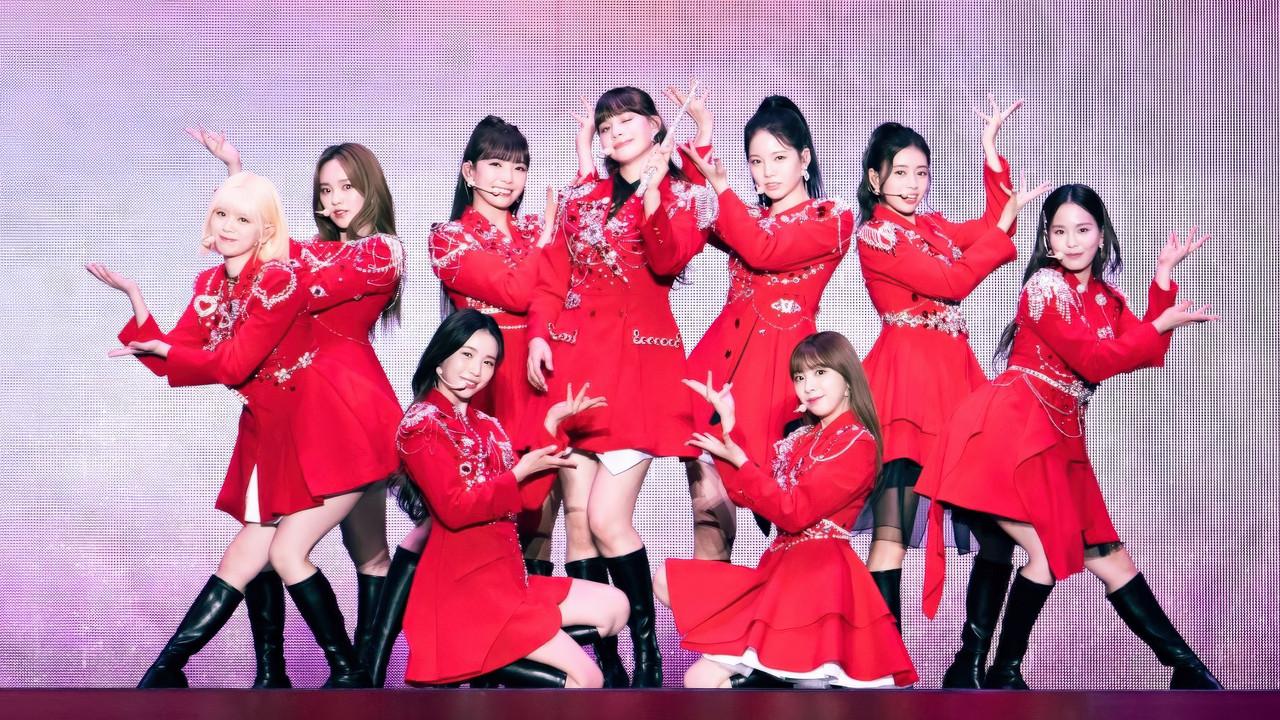 NiziU Live with U 2022 "Burn it Up" in TOKYO DOME backdrop