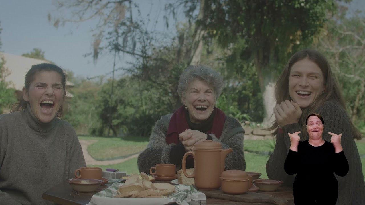 A Mãe da Mãe da Menina backdrop