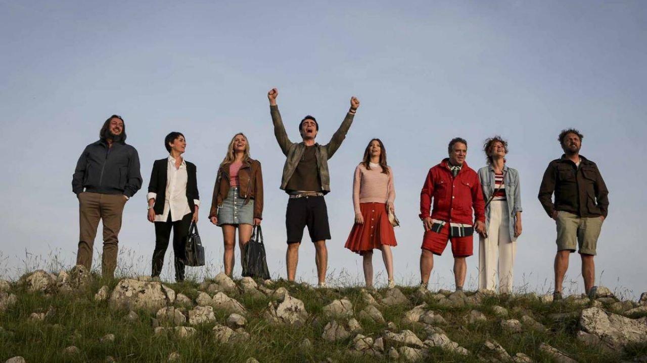 Nella scatola nera backdrop