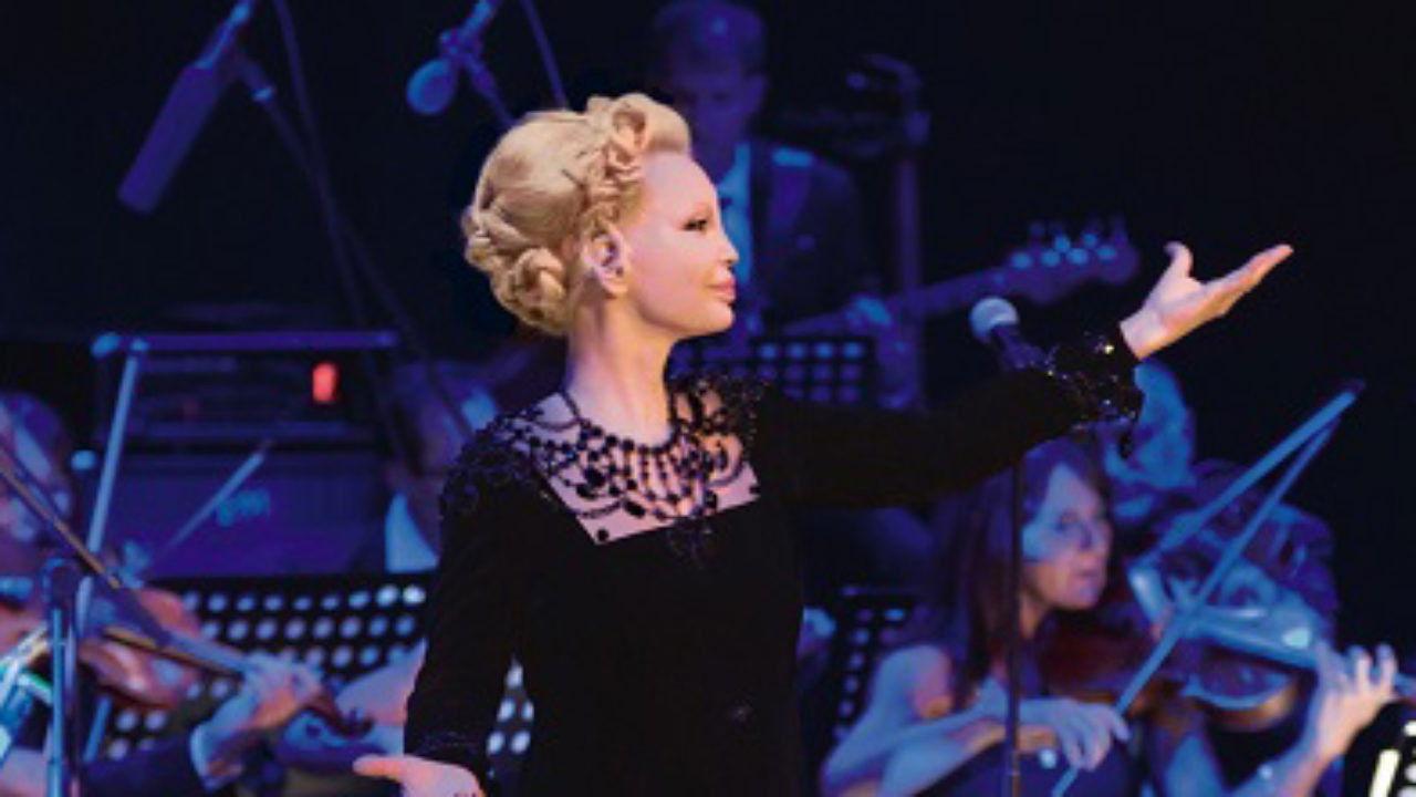Patty Pravo – Live La Fenice Venezia - Teatro Romano Verona backdrop