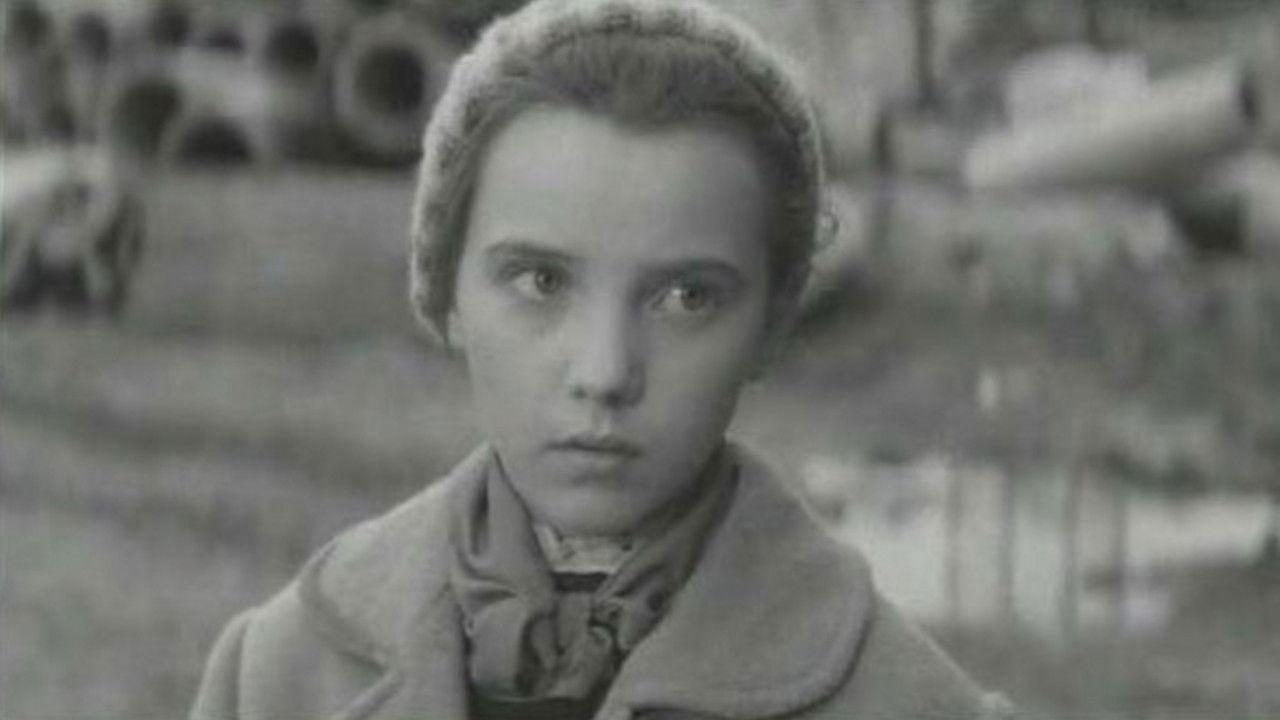 The Girl With Whom I Was Friends backdrop