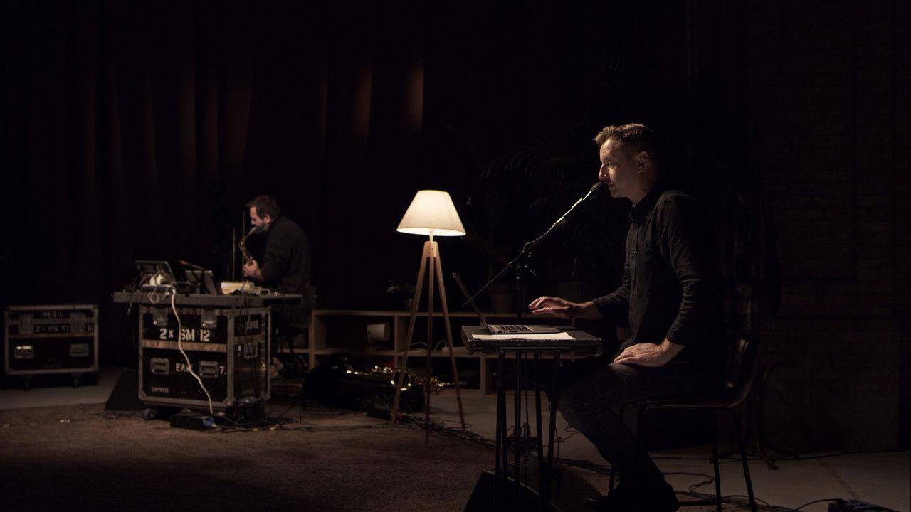 Divisional Live backdrop