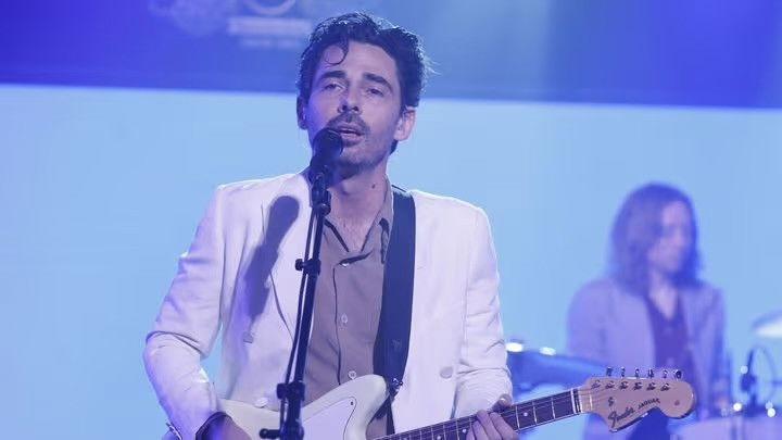 Billy Crystal, Jay Ellis, Local Natives