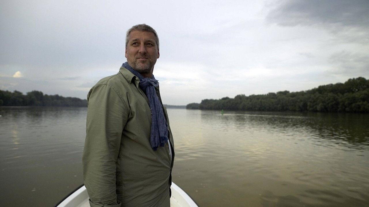 Au bout c'est la mer backdrop