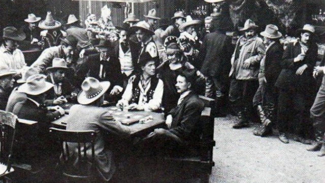 Keno Bates, Liar backdrop