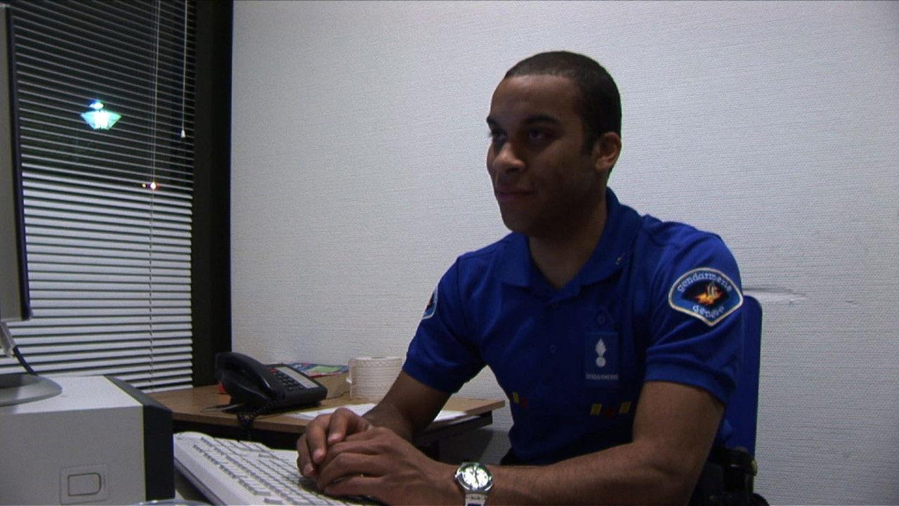 Des bleus dans la police backdrop