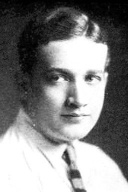 Earl McCarthy fotoğrafı