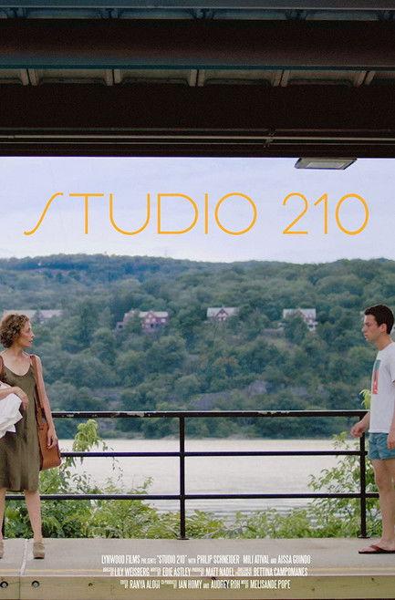 Studio 210 film afişi