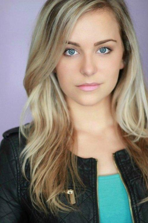 Angela Cole fotoğrafı