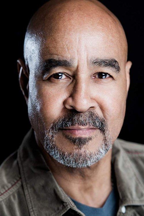 Dennis Neal fotoğrafı