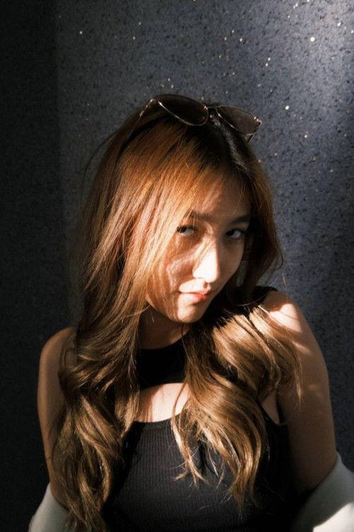 Altyn Adenova fotoğrafı