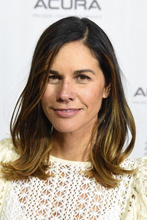 Naomi Scott fotoğrafı