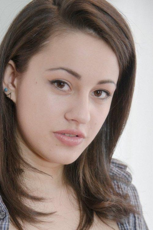 Izi Ashley fotoğrafı